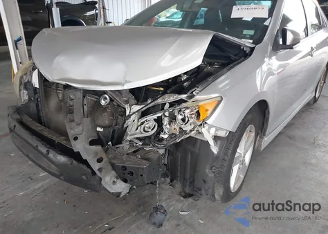 2014 Toyota Camry Se z USA, uszkodzony, nr VIN 4T1BF1FK3EU843272